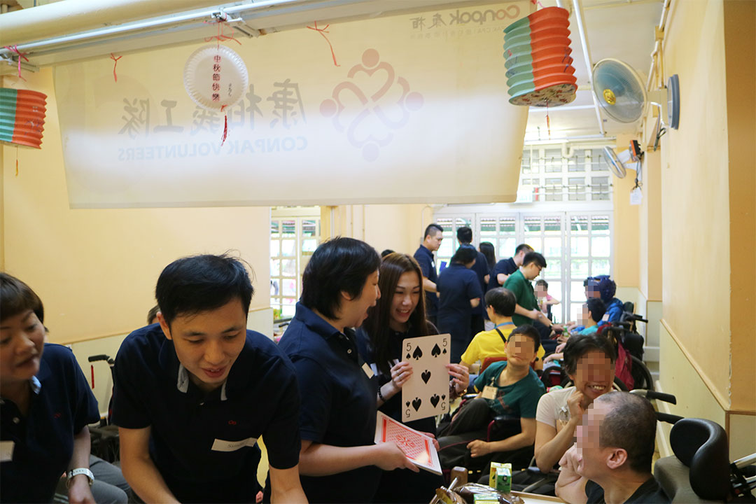 與傷健人士中秋聯(lián)歡