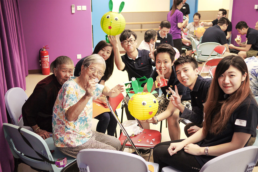 舉辦中秋長(zhǎng)者探訪活動(dòng)